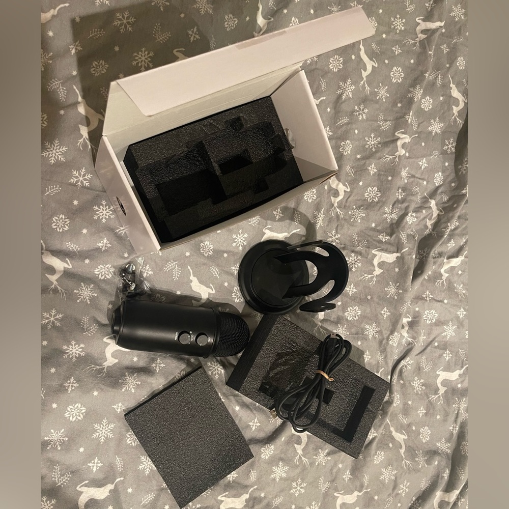 BLUE YETI microphone with box